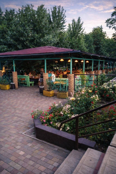 Фото КОМПЛЕКС ЛЕТНИХ КАФЕ С ТОРГОВЫМ ПАВИЛЬОНОМ И КРК (г. Брянка)