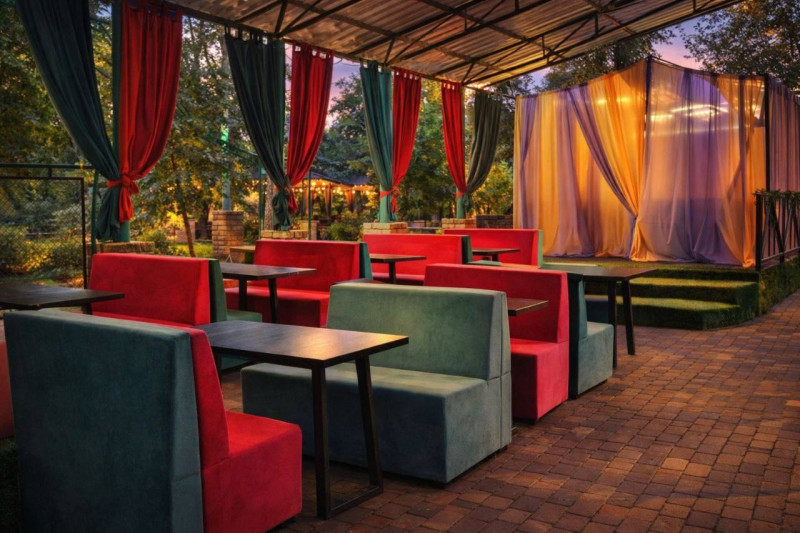 Фото КОМПЛЕКС ЛЕТНИХ КАФЕ С ТОРГОВЫМ ПАВИЛЬОНОМ И КРК (г. Брянка)