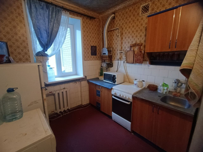 3-комнатная квартира пл. героев ВОВ, 7