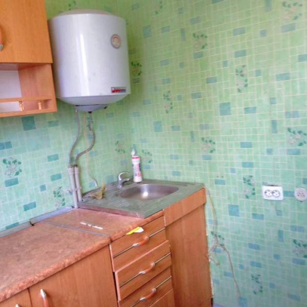 Фото Продам 1-к квартиру в Луганске на кв. Шевченко