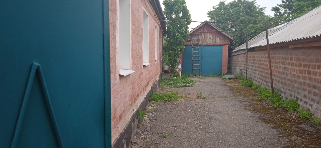 Дом, ул. Жукова, Верхний Камброд (район магазина Шанхай 5)