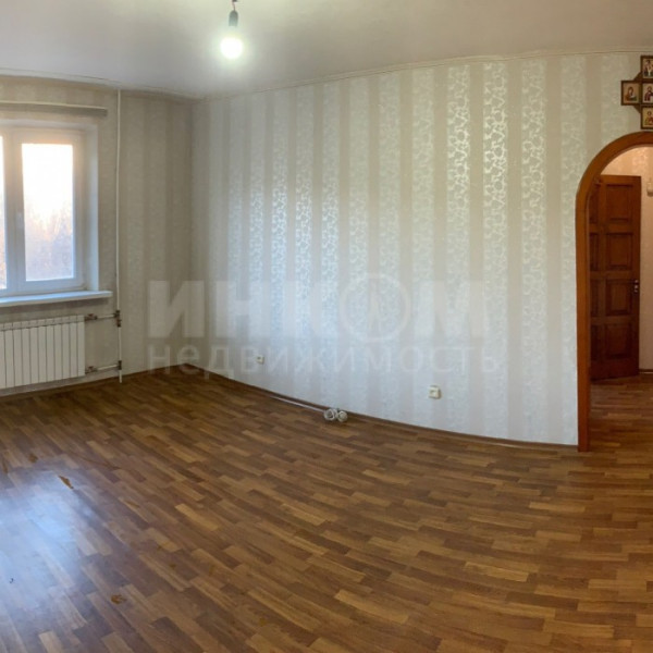 Фото Продам 6-ти комн. 121. 30м2 1-й Микрорайон Центр Города