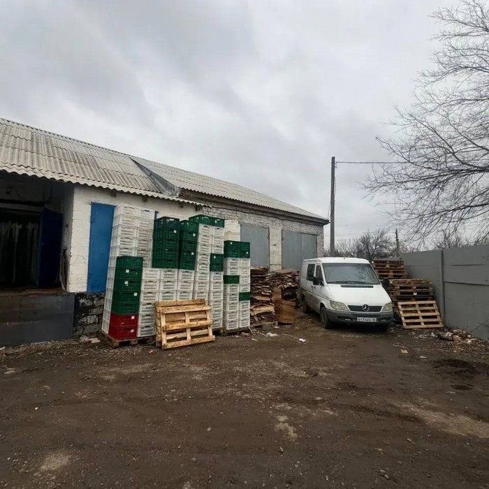Фото Продам готовый арендный бизнес (полностью арендована на долгий срок), база с морозильно- холодильным оборудованием, г. Луганск, с. Роскошное.