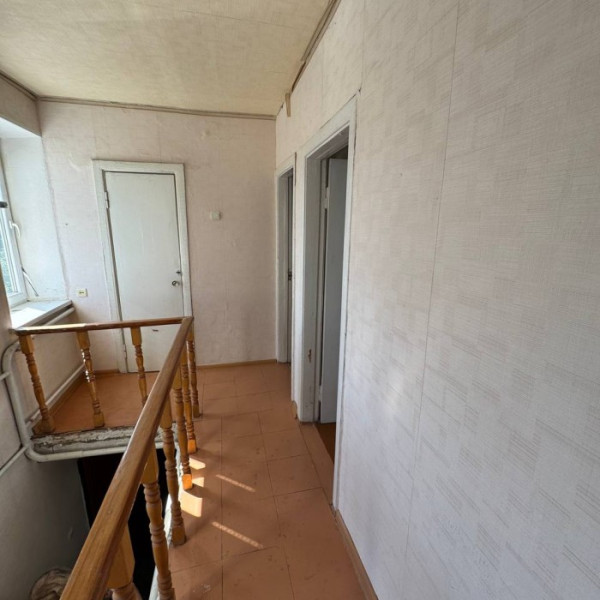 Фото Продам 2-х этажную квартиру на земле, в коттеджном доме, Станица Луганская (район Автостанции)