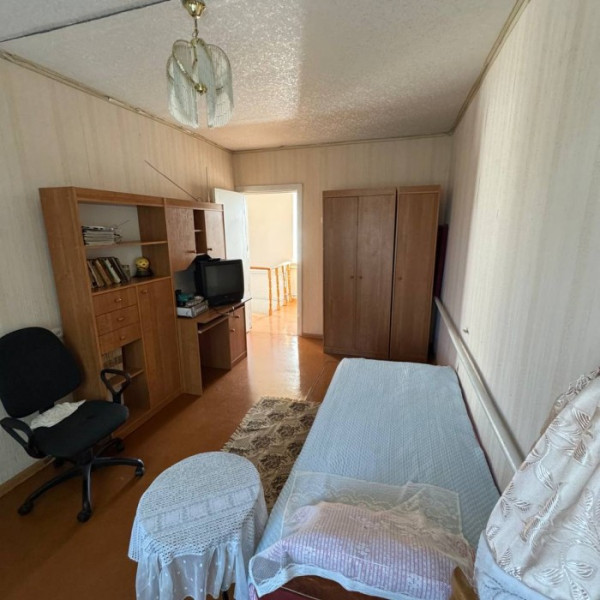 Фото Продам 2-х этажную квартиру на земле, в коттеджном доме, Станица Луганская (район Автостанции)