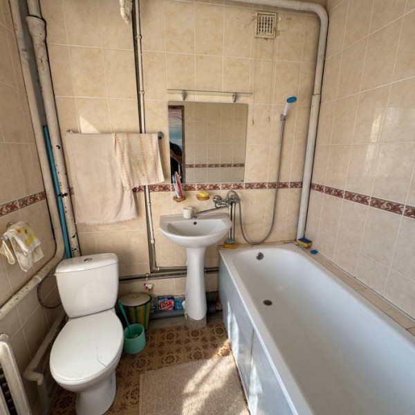 Фото Продам 2-х этажную квартиру на земле, в коттеджном доме, Станица Луганская (район Автостанции)