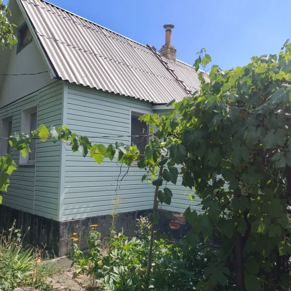Фото Продается дом в городе Брянка, посёлок Южная Ломоватка, ул. Новая.