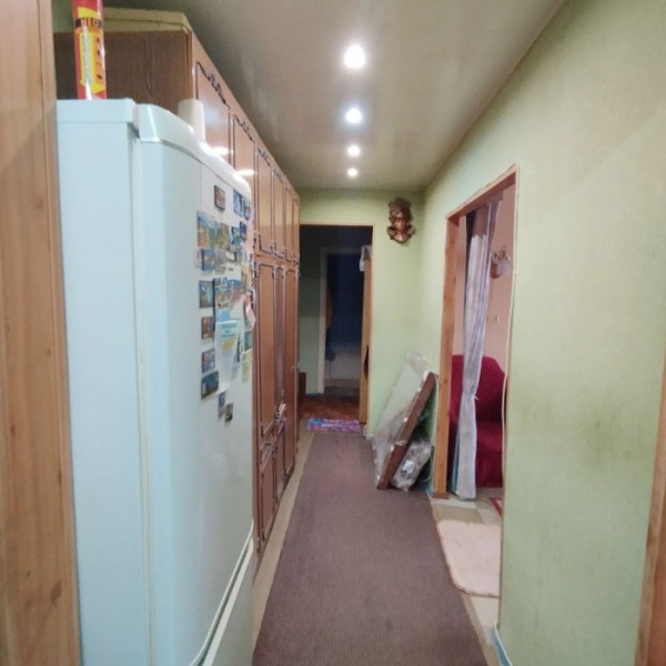 Продам 3-х комнатную квартиру на кв. Героев Сталинграда 6/9 эт