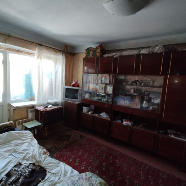 Продам 2-х комнатную квартиру на кв. Ватутина