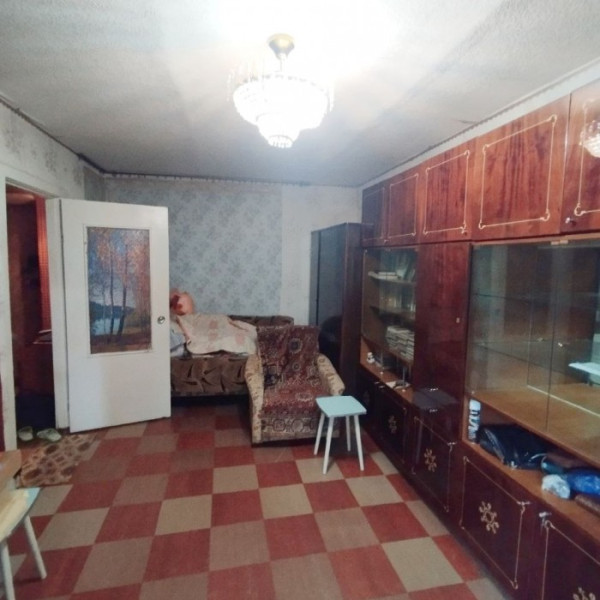Продам 1- ю квартиру на кв. Солнечный
