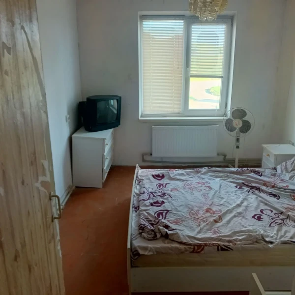 Фото Продаётся 2-комнатная квартира в городе Брянка, микрорайон 4, дом 35.