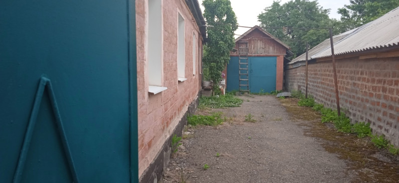 Дом, Верхний Камброд (район магазина Шанхай 5)