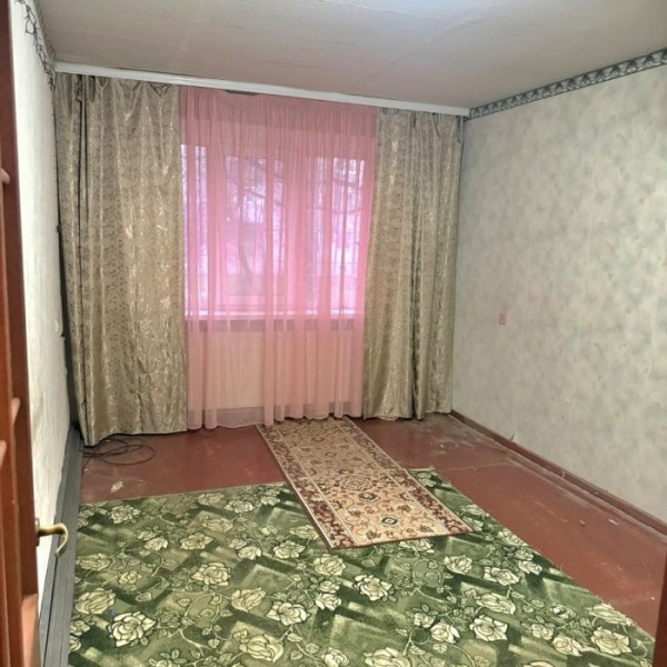 Фото Продам 3-ком квартиру на городке Пархоменко (р-н Донбасса), г. Луганск.