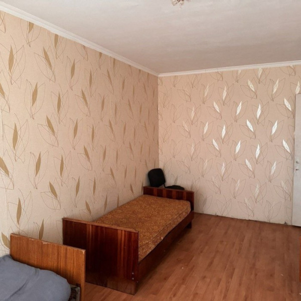 Продам трёхкомнатную квартиру под ремонт, кв. Волкова