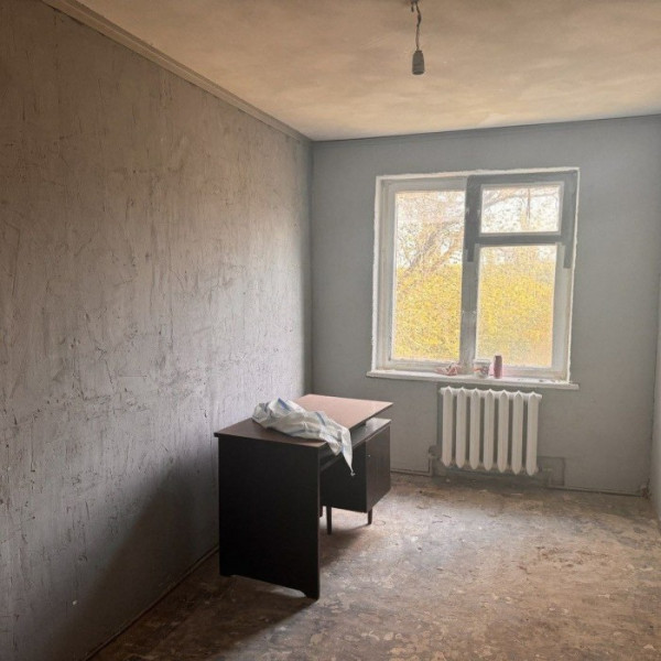 Фото Продам трёхкомнатную квартиру под ремонт, кв. Волкова