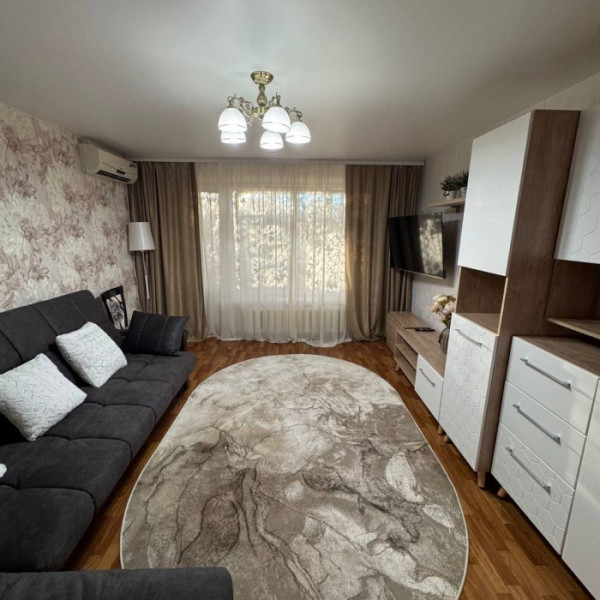 Продам в самом Центре города 3-х комнатную квартиру ул. Коцюбинского.