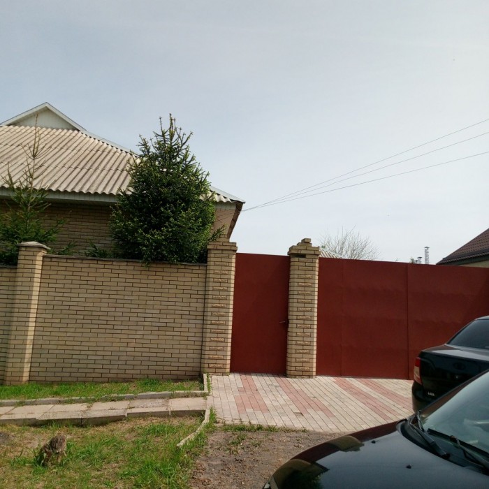 Продам дом, Г. Луганск в районе остановки "Буревестник"