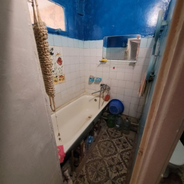 Фото продам 2к кв. ватутина с А. О.