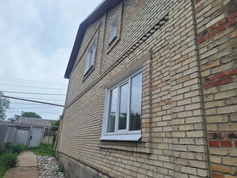 Продаётся 2-х этажный дом в городе Стаханов, ул. Фурманова.