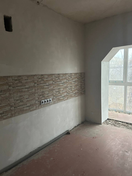 №646 Продаётся 2 комн. кв-ра, пгт.Комиссаровка, Перевальский р-н.