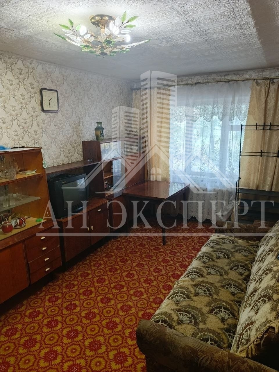 Фото Сдам посуточно 3-х комнатную квартиру (г. Стаханов, ул. Космическая, 3)