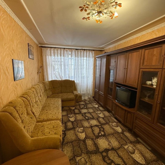 Продам 2-х комн квартиру в г Луганск кв 50-Лет Октября