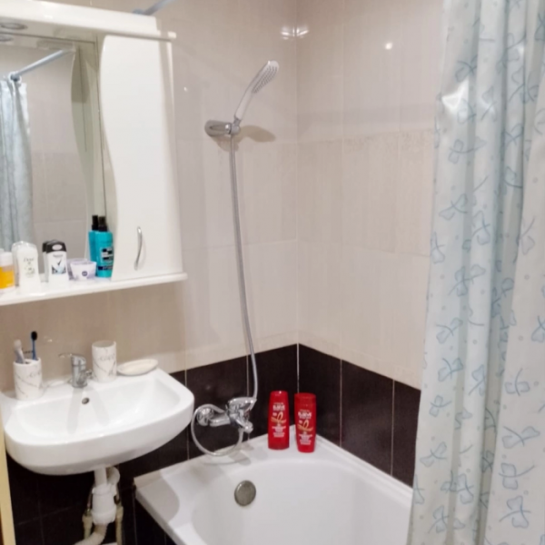 Фото Продам 2х комнатную квартиру, г. Луганск, кв. Комарова