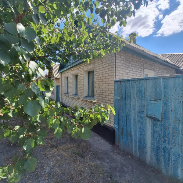 Продам дом 70 м2 в городе Луганск, поселок Тепличное