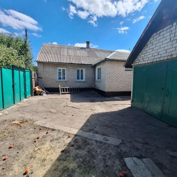 Фото Продам дом 70 м2 в городе Луганск, поселок Тепличное