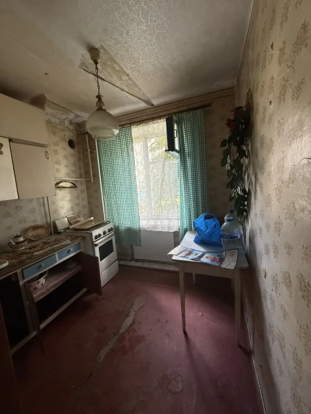 Продаётся 2-комнатная квартира в городе Стаханов, ул. Стаханова, д. 17.
