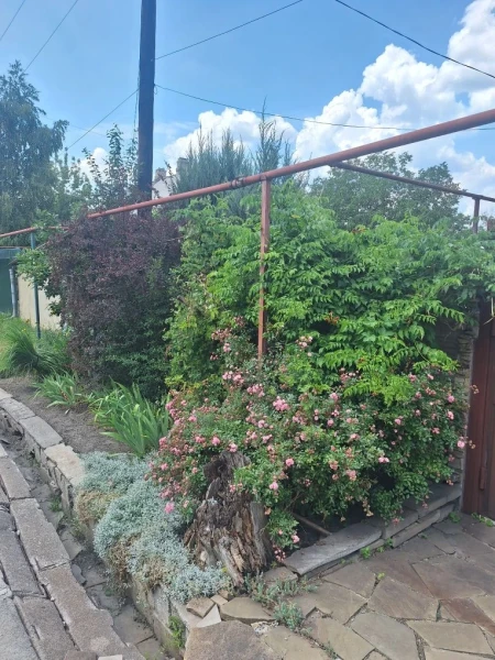 Фото Продаётся 2-этажный дом в городе Брянка, ул. Сибирская.