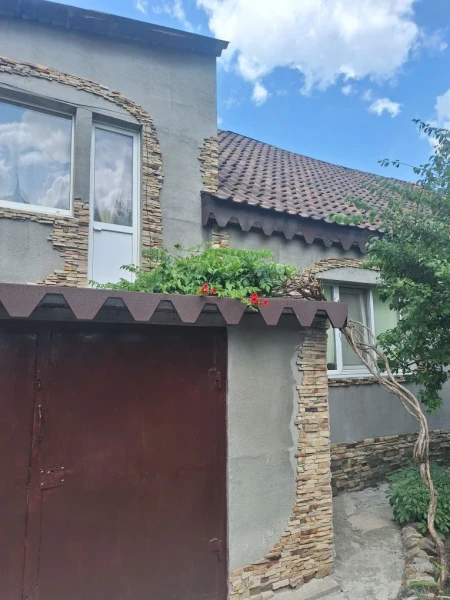 Фото Продаётся 2-этажный дом в городе Брянка, ул. Сибирская.