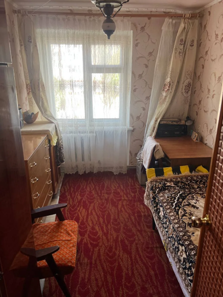 Фото Продаётся 4-комнатная квартира в городе Стаханов, пр. 50 лет Октября, д. 8.
