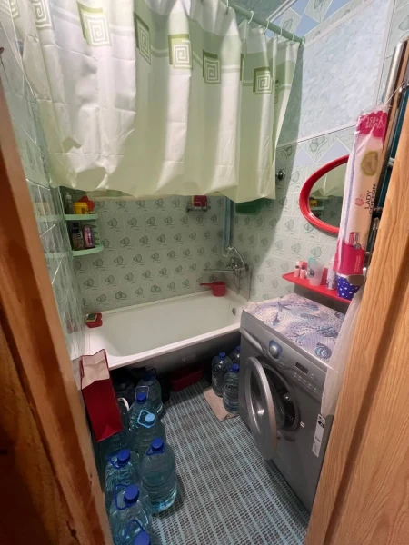 Фото Продаётся 4-комнатная квартира в городе Стаханов, пр. 50 лет Октября, д. 8.