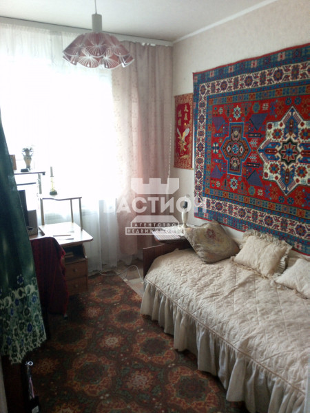 Фото 4-х комнатная квартира,кв.50-летия Октября, 37 ID:1917473