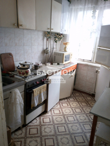 Фото 4-х комнатная квартира,кв.50-летия Октября, 37 ID:1917473
