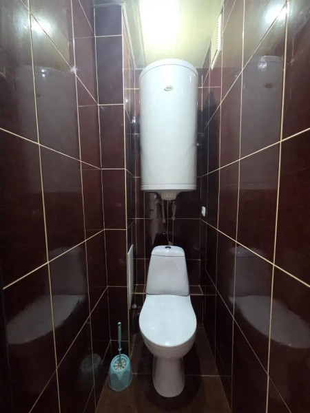 Продаётся 2-комнатная квартира в городе Стаханов, ул. А. Стаханова, д. 3.
