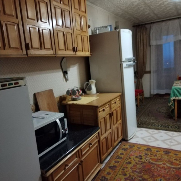 Продам 4-х комн квартиру в городе Луганск улица Героя России Зозулина