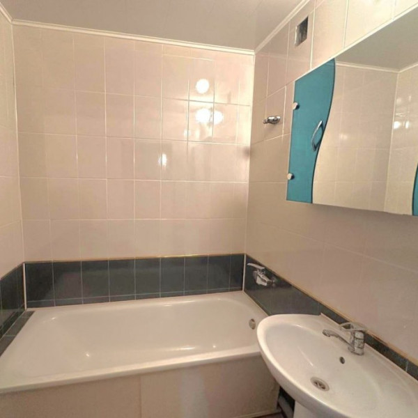 Фото Продам 3-к квартиру.1-й микрорайон, г.Луганск.