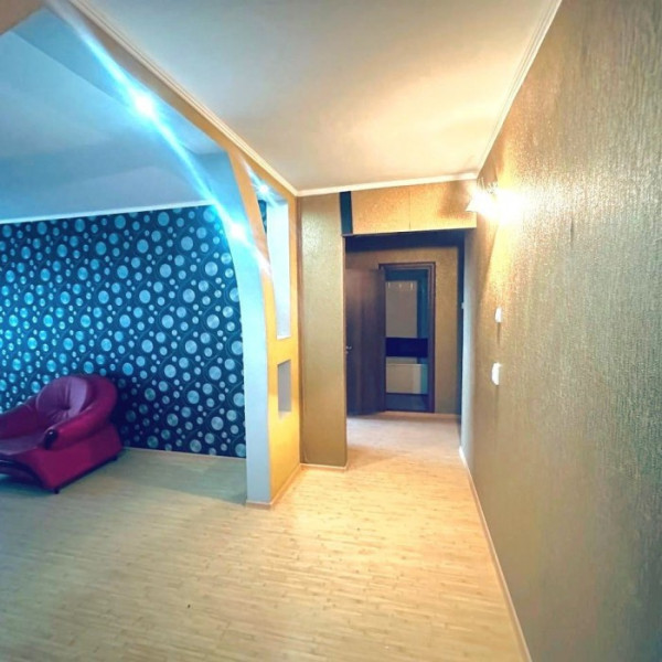 Фото Продам 3-к квартиру.1-й микрорайон, г.Луганск.