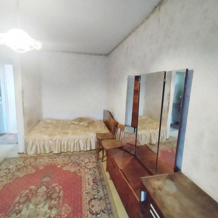 Продам 2- х комнатную квартиру на кв. 50 лет Октября