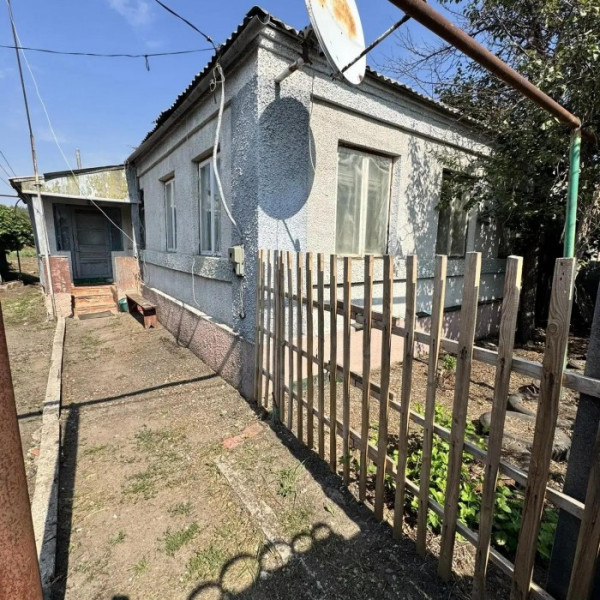 Продается дом в Станице Луганской, площадь дома 108 м. кв