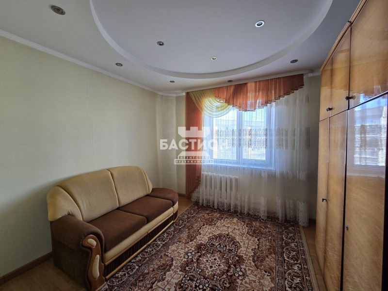 Фото 4-х комнатная квартира, квартал Степной,4 ID: 2076413