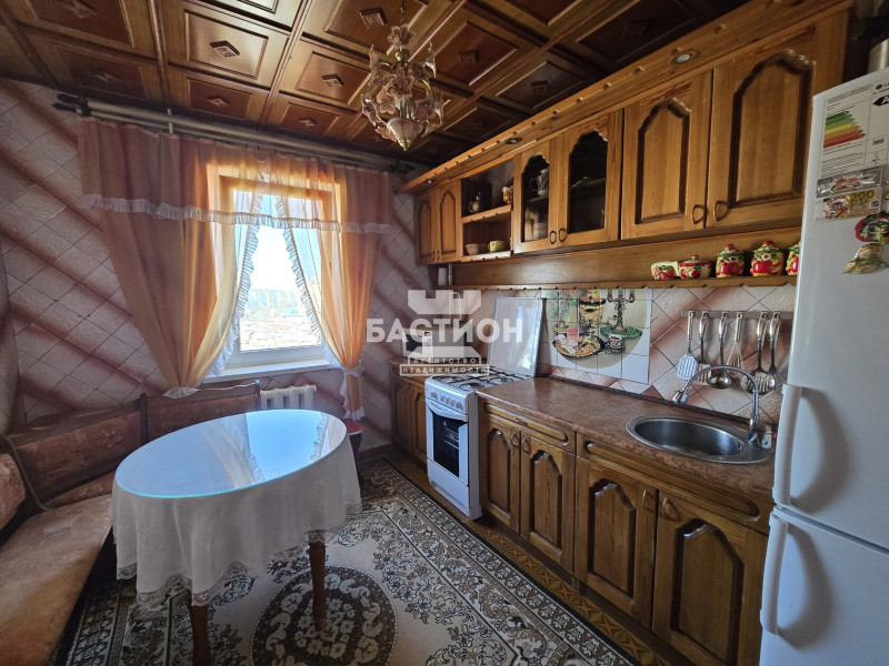 Фото 4-х комнатная квартира, квартал Степной,4 ID: 2076413
