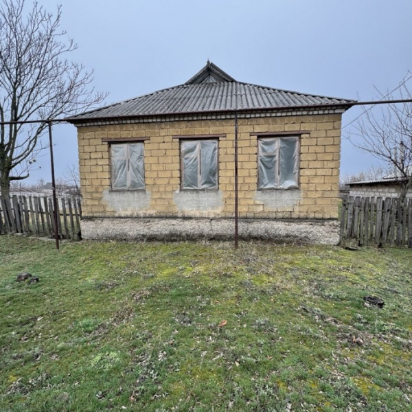 Продам дом в с. Валуйское (центр), Станично-Луганский р-н