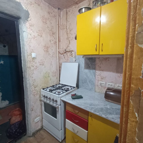 Фото Продам полугостинку в Луганске на кв. кв. Молодёжный, 2/5 эт