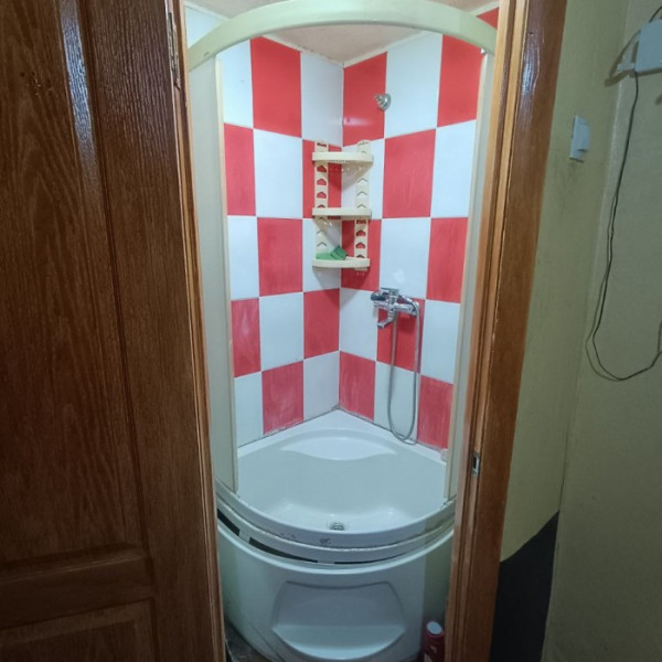 Фото Продам полугостинку в Луганске на кв. кв. Молодёжный, 2/5 эт