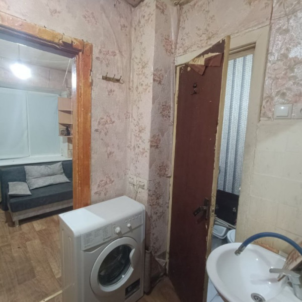 Фото Продам полугостинку в Луганске на кв. кв. Молодёжный, 2/5 эт