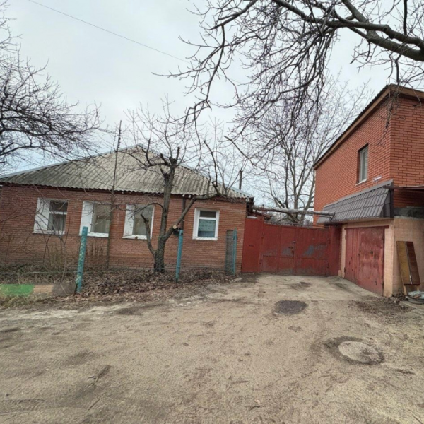 Продам дом по ул. Ширшова, напротив Юрфака