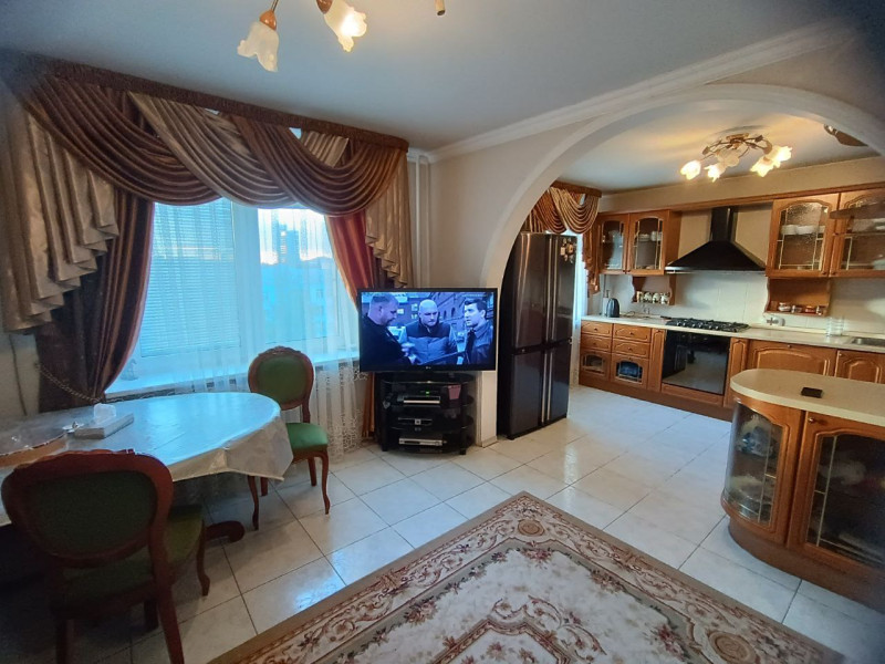 Фото 5-комнатная квартира р-н 26 школы